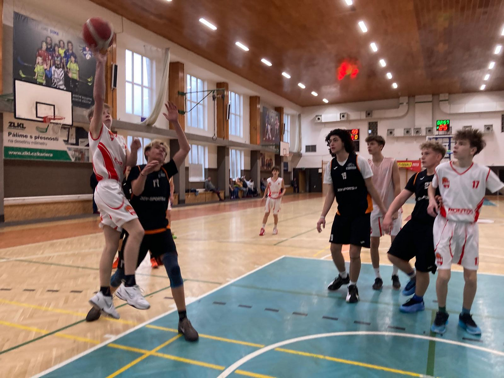 Kluci U15 proti BK Jesen&iacute;k - prvn&iacute; prohra